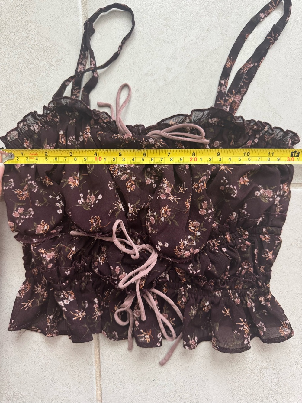 XS Floral Cami Crop Top - Picture 7 of 9